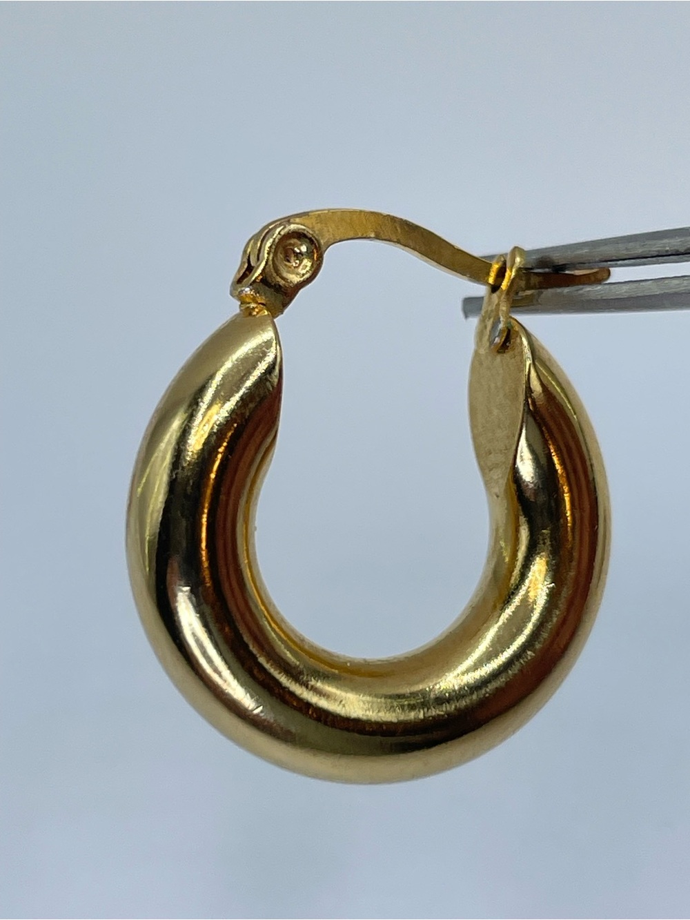 Vintage Gold Tone Chunky Hoop Earrings Polished Statement Lever Back